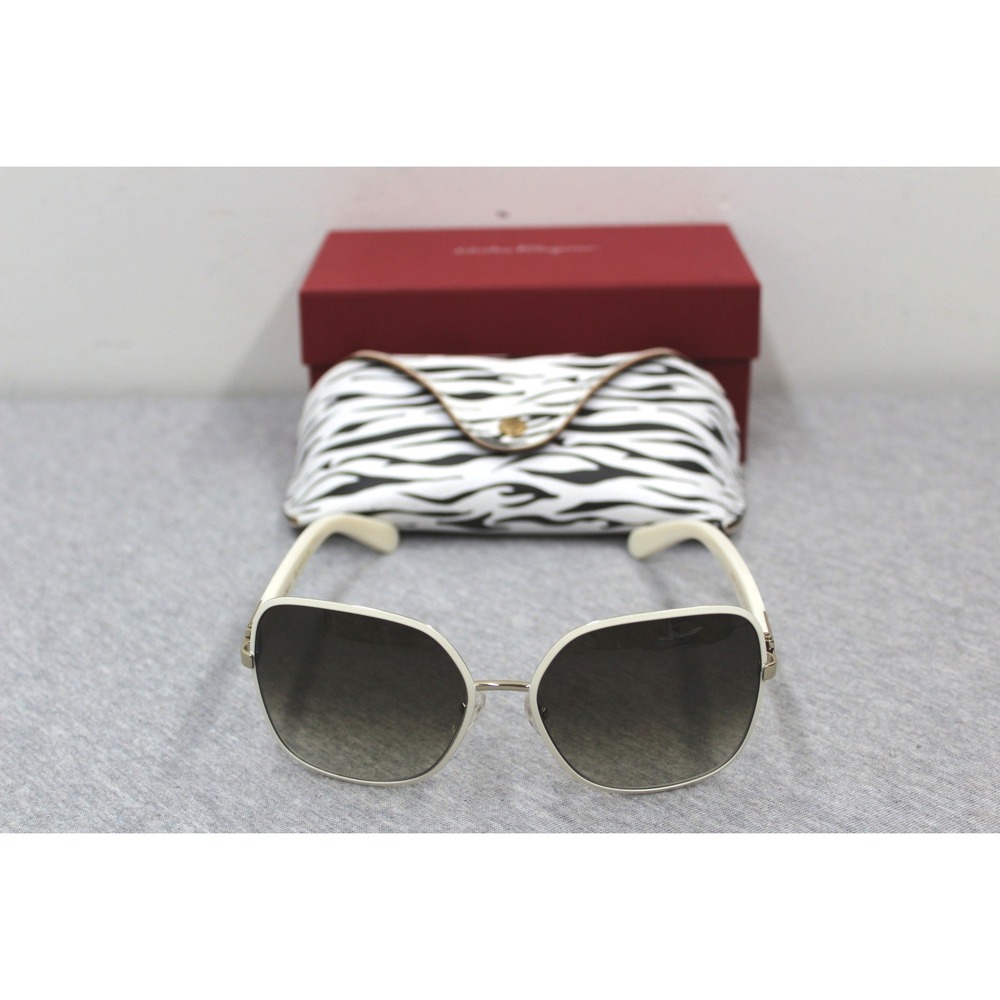 Salvatore Ferragamo Sunglasses Womens Ivory SF150S Square Gradient Italy
